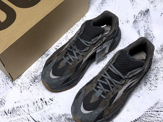 EG6860 Boost Geode v2 700 Adidas Yeezy 0917